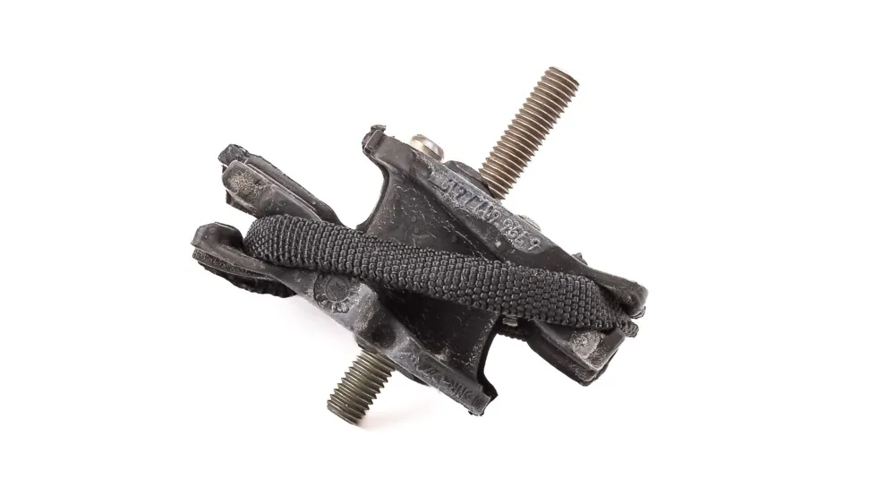 Опора КПП BMW 22316796619