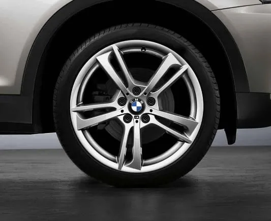 Легкосплавный диск M Double Spoke 369 серебристый 9,5J ET48 X3 X4 задняя ось BMW 36117844251