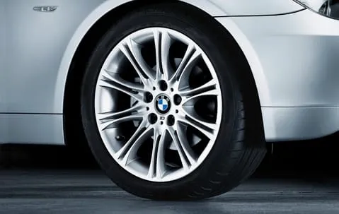 Легкосплавный диск M Double Spoke 135 8J x 18 ET 20 Reflexsilber передняя ось / задняя ось BMW 36118036947