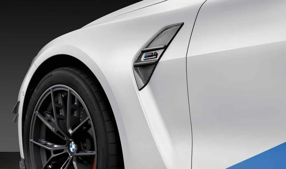 Молдинг воздухозаборника крыла M Performance M4 правый BMW 51132469622