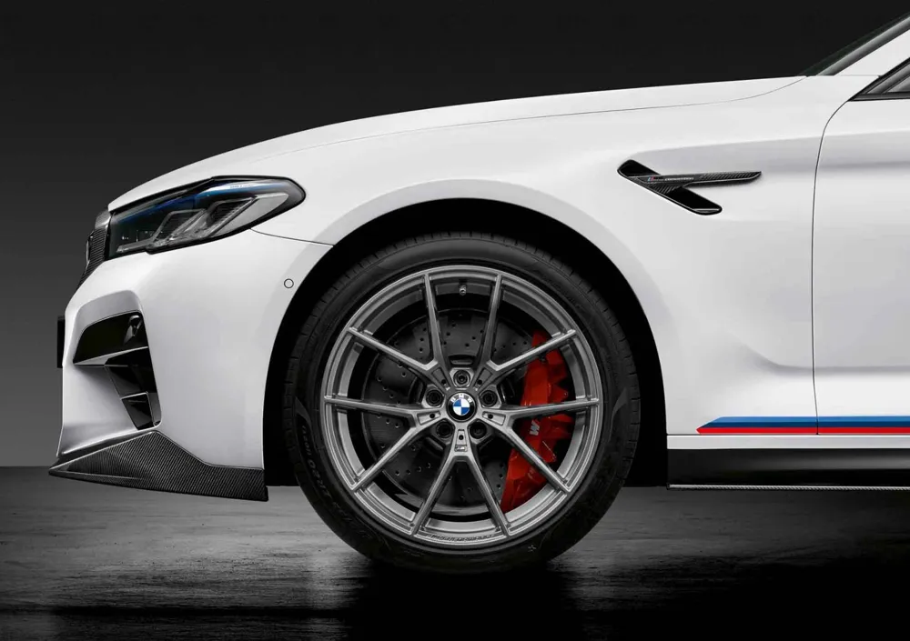 Молдинг воздухозаборника крыла M Performance левый M5 BMW 51712447093