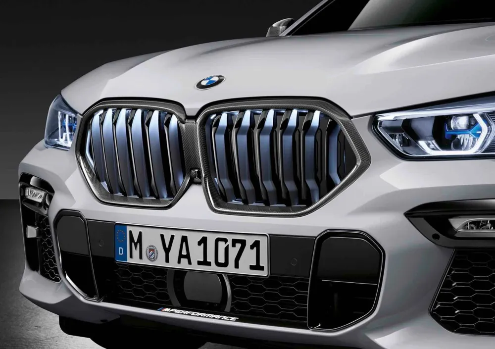 Решётка радиатора M Performance карбон с Iconic Glow X6 BMW 51712467265