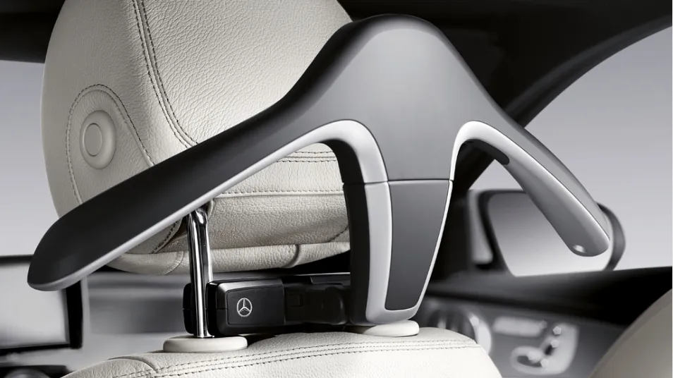 Вешалка Style & Travel чёрная Mercedes-Benz A0008103400