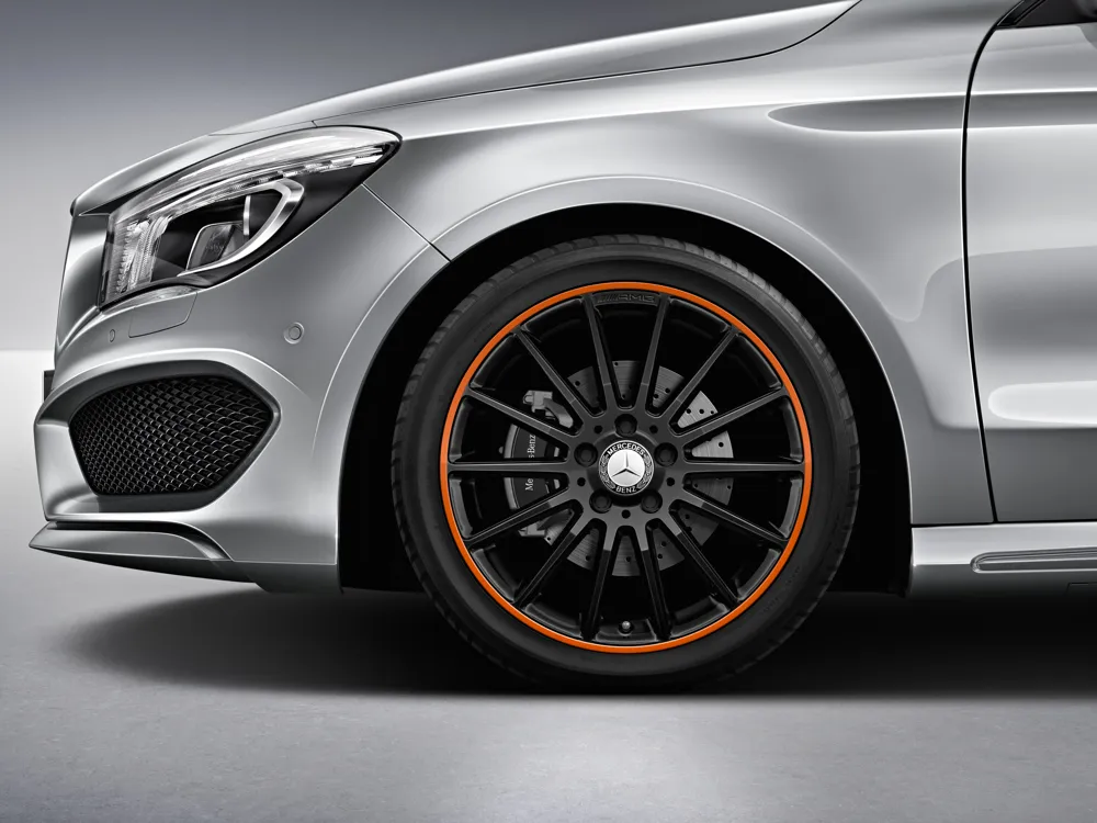 Колёсный диск AMG многоспицевый 18" 7,5J x 18 ET52 чёрный с оранжевым ободом Mercedes-Benz A17640102009Y14