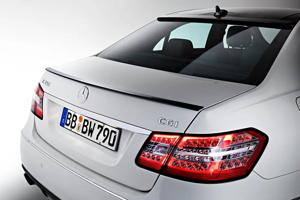 Задний спойлер накладной Mercedes-Benz A2077930188
